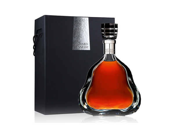 哈尔滨收购轩尼诗李察XO回收Hennessy洋酒干邑白兰地700ml