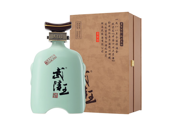 哈尔滨武陵酒武陵王回收武陵王文王/武王53度500ml礼盒装行情价格