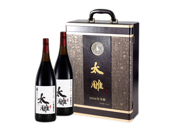 哈尔滨回收太雕黄酒咸亨酒店太雕黄酒2006年冬酿1.8KG*2礼盒装绍兴黄酒
